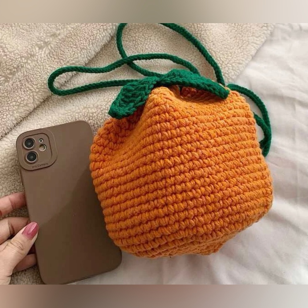 Crocheted Drawstring Orange Pumpkin Purse! Super cute fruit handbag, NEW!
